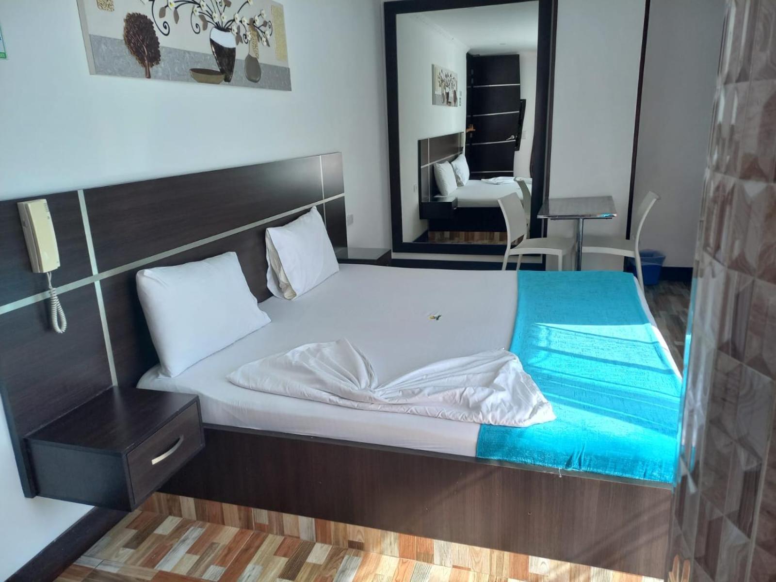 Hotel Suite Royal Melgar Exterior photo