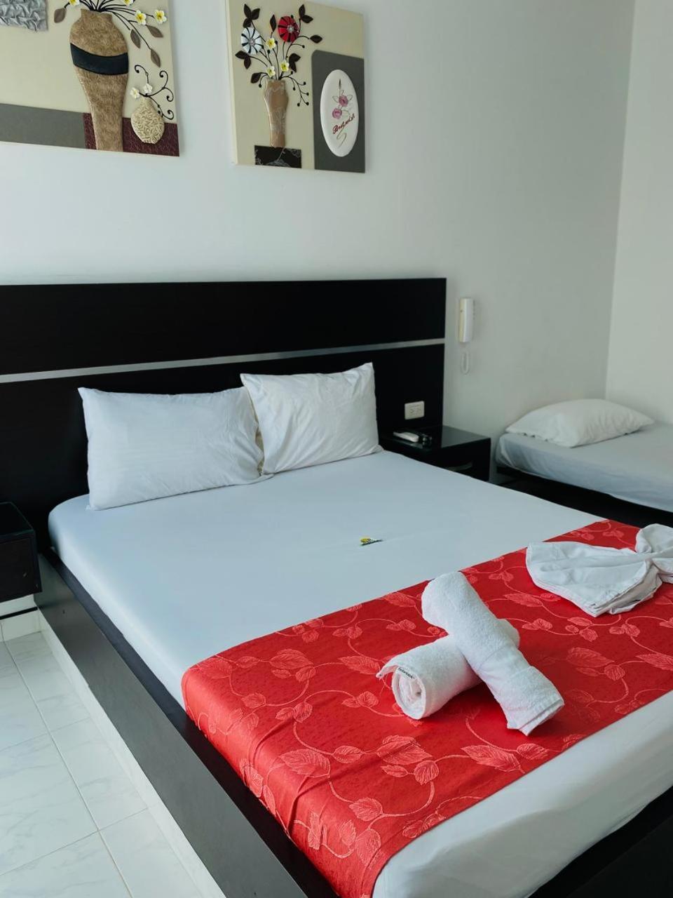 Hotel Suite Royal Melgar Exterior photo