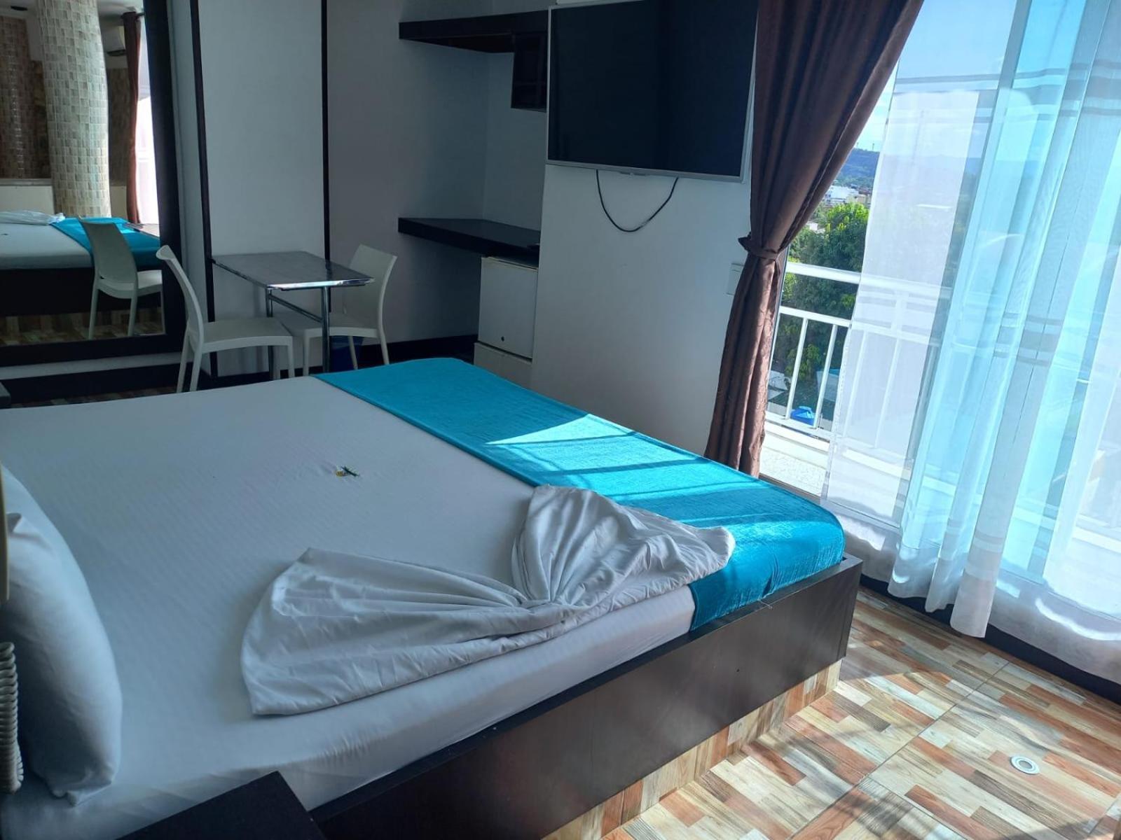 Hotel Suite Royal Melgar Exterior photo